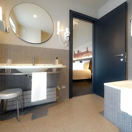 Hotel Mercure Centro Palazzo Dolci 4*