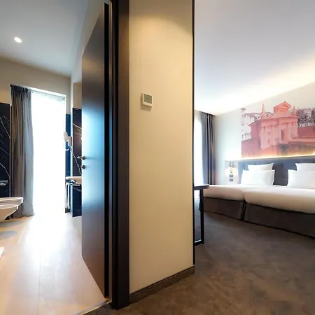 Hotel Mercure Centro Palazzo Dolci 4*