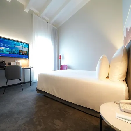 Отель Mercure Centro Palazzo Dolci 4*