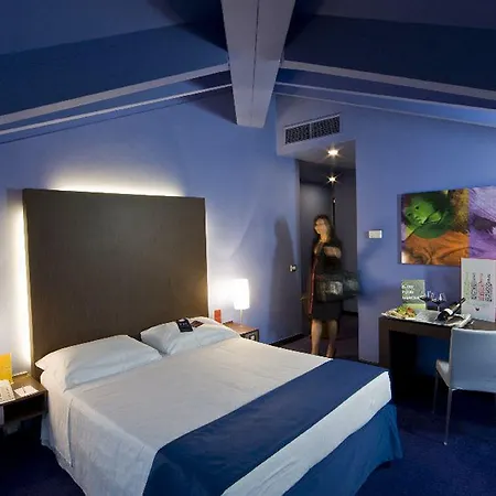 מלון Mercure Centro Palazzo Dolci 4*