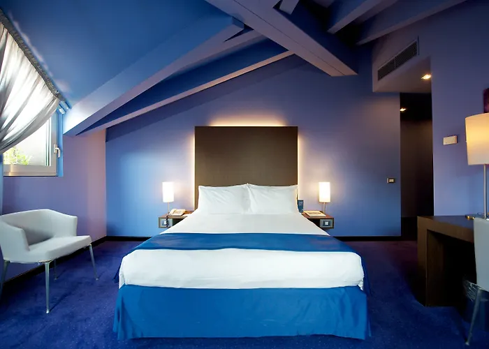 Hotel Mercure Centro Palazzo Dolci 4*