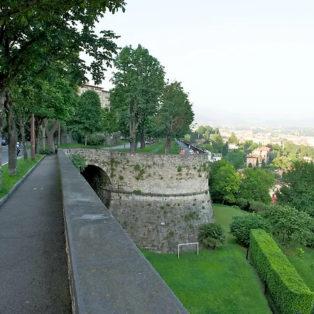 Mercure Centro Palazzo Dolci Szálloda 4*